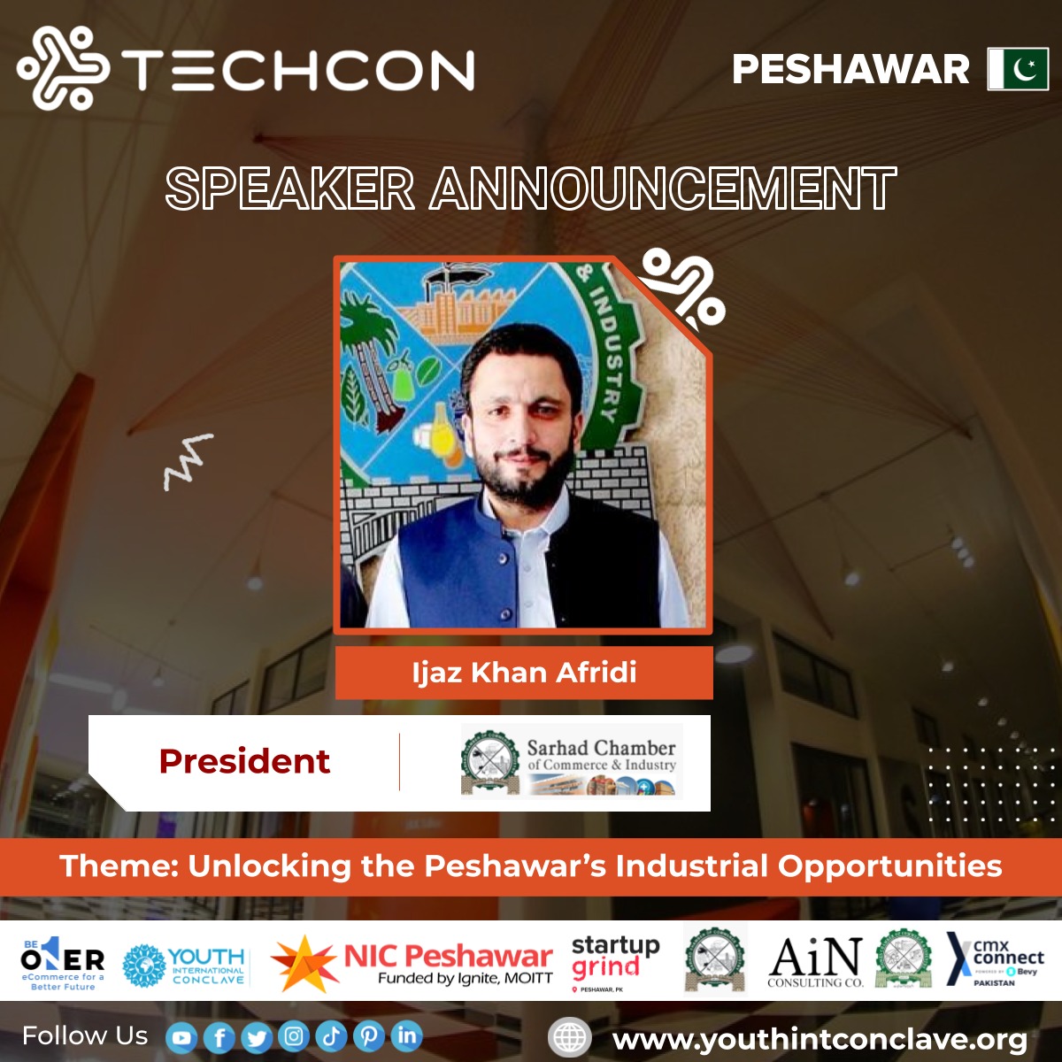 Image of the speaker engaging the audience at TechConnect Peshawar event